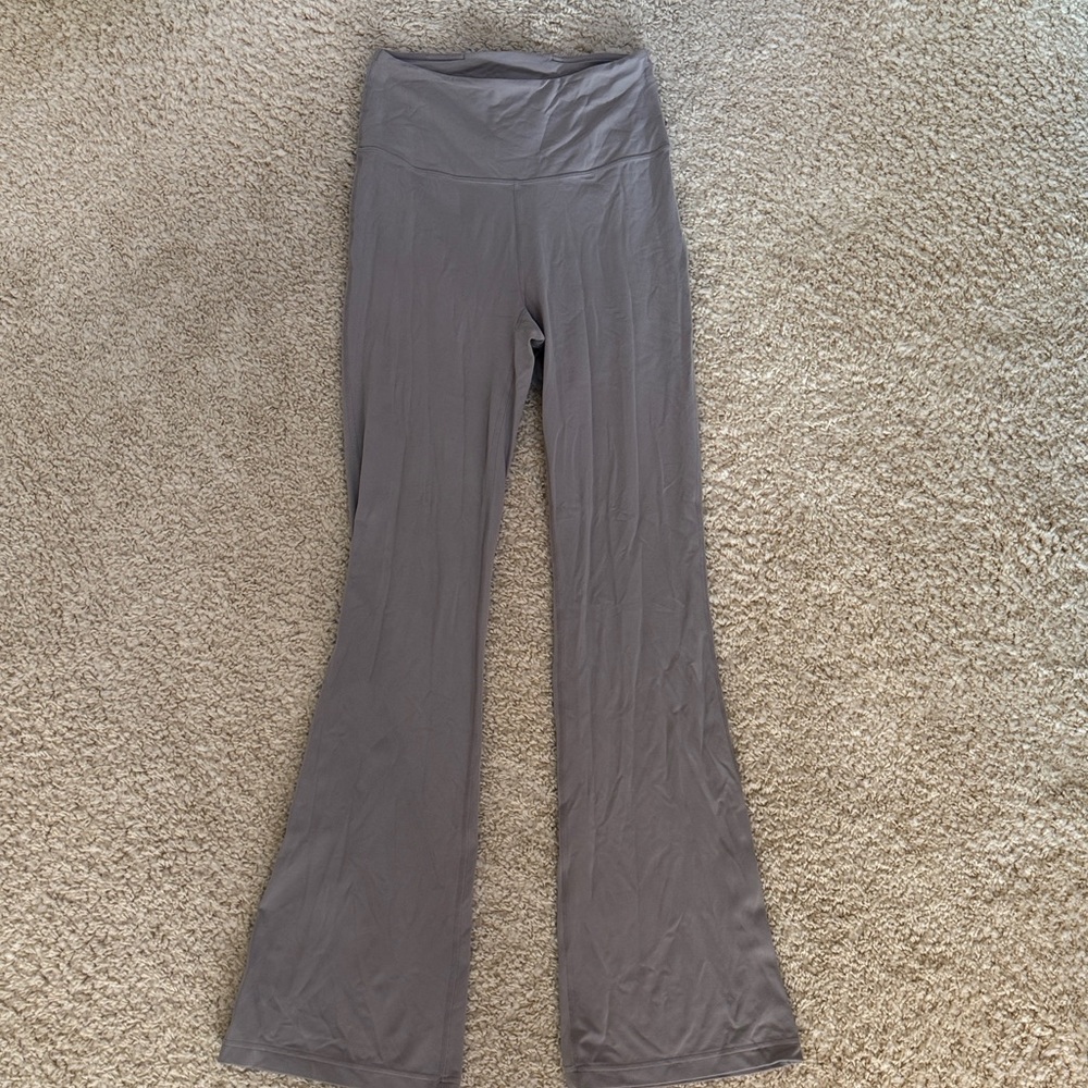 lululemon athletica Groove Nulu High-Rise Flared Pant
Regular Taupe